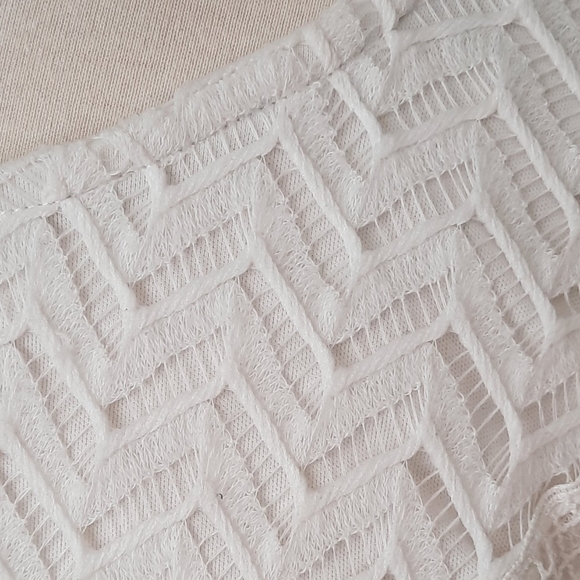 White dress - Picture 2 of 4